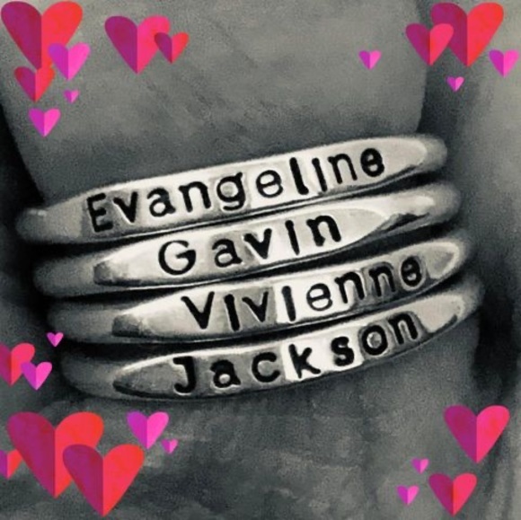 Profile Picture of Patricia Chillemi (@treu427) on Poshmark