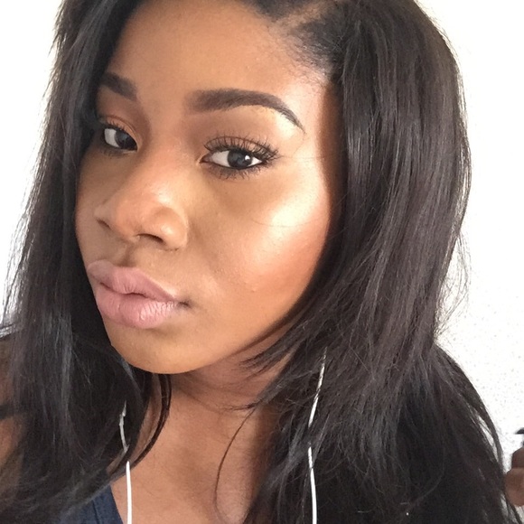 Profile Picture of Samuteh Tamba (@samuteht) on Poshmark