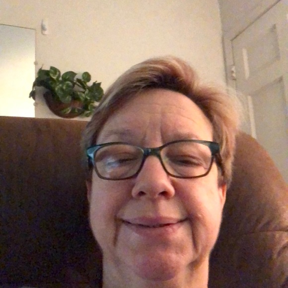 Profile Picture of Jeannie Linam (@jmlinam) on Poshmark