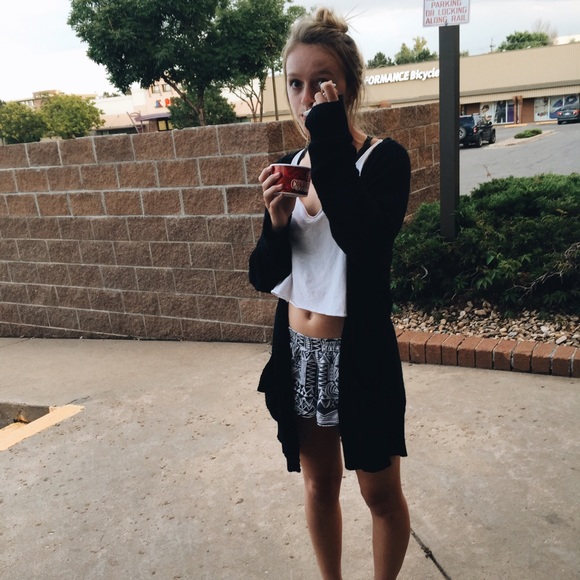 Profile Picture of Ali Harford (@aliharford) on Poshmark