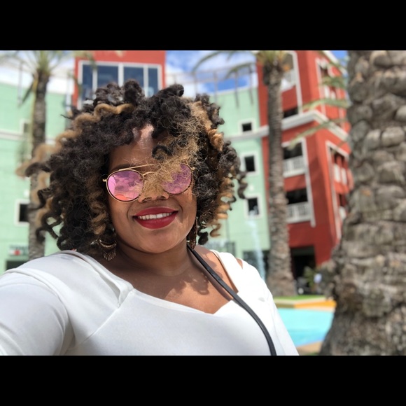 Stefanie Moton - Poshmark Profile Picture of Stefanie Moton (@innerphoenix) on Poshmark