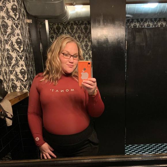 Profile Picture of Calye Goldman (@calyeg) on Poshmark