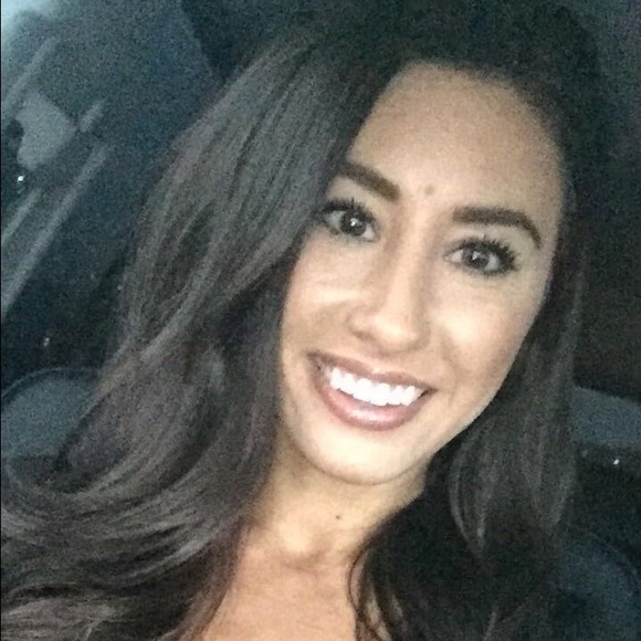 Profile Picture of Crystal Baker (@cbake123) on Poshmark