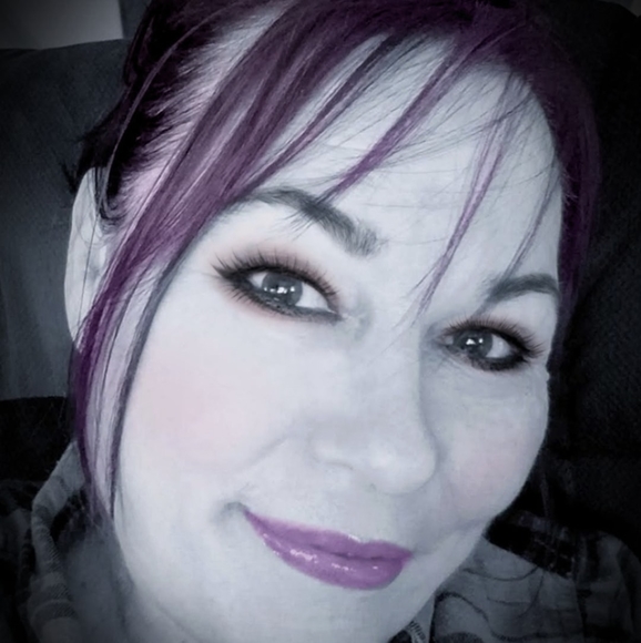 Profile Picture of Debbie Pocrnich burner (@hott602) on Poshmark