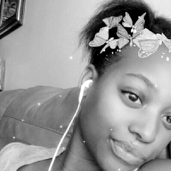 Profile Picture of Laila Mcfayden (@official_laila) on Poshmark