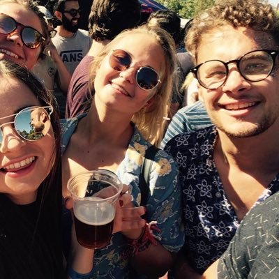 Profile Picture of Lori Rosenthal (@lorirosey) on Twitter