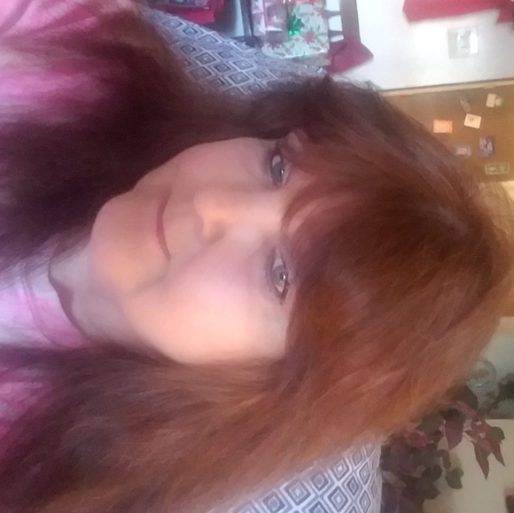 Profile Picture of Wanda Heugel (@wandaheugel) on Poshmark