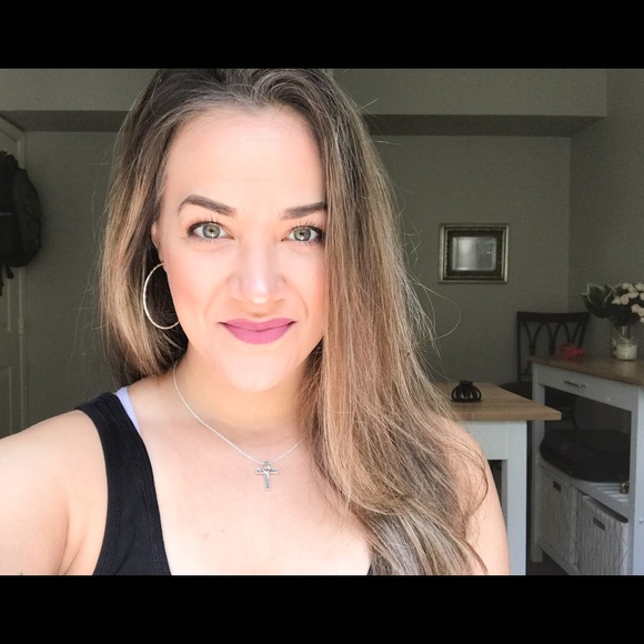 Profile Picture of Christina Coneff (@christinaconeff) on Poshmark