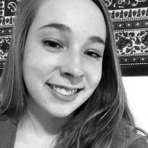 Profile Picture of Lauren Rappleyea (@lrappleyea1) on Poshmark