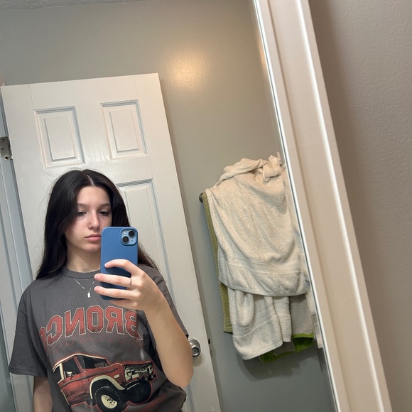 Profile Picture of Corrine Sliwinski (@corrinenicole1) on Poshmark