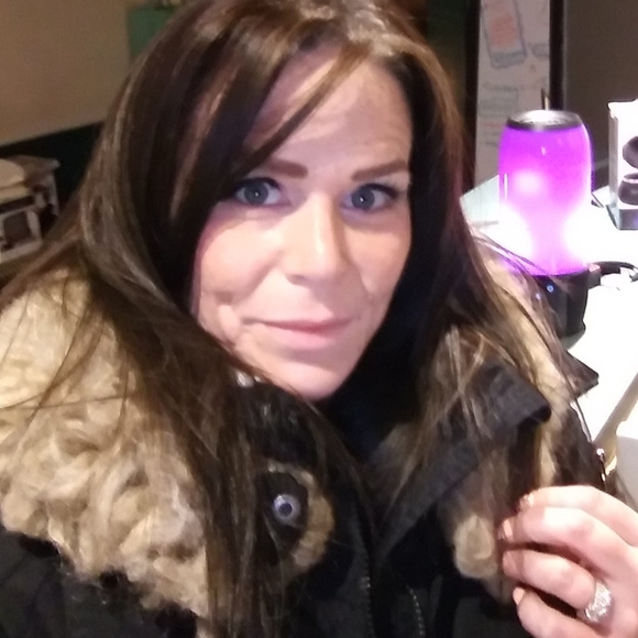 Profile Picture of Chelsea Rocheleau (@chelcer) on Poshmark