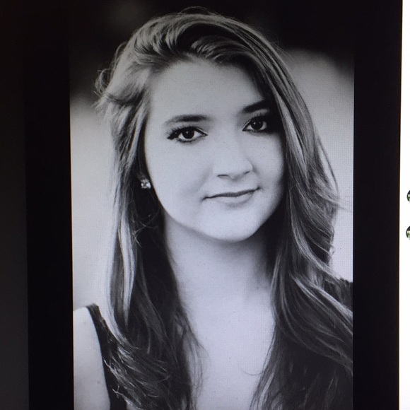 Profile Picture of Angela Laufenberg (@jakeremi) on Poshmark