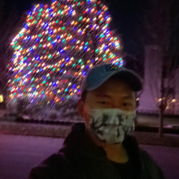 Profile Picture of Chi liang Huang (@chilianghuang) on Poshmark