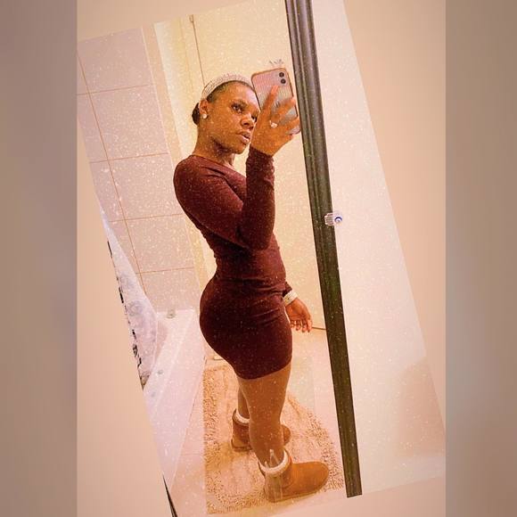 Amanda Amorà - Poshmark Profile Picture of Amanda Amorà (@amandablack13) on Poshmark