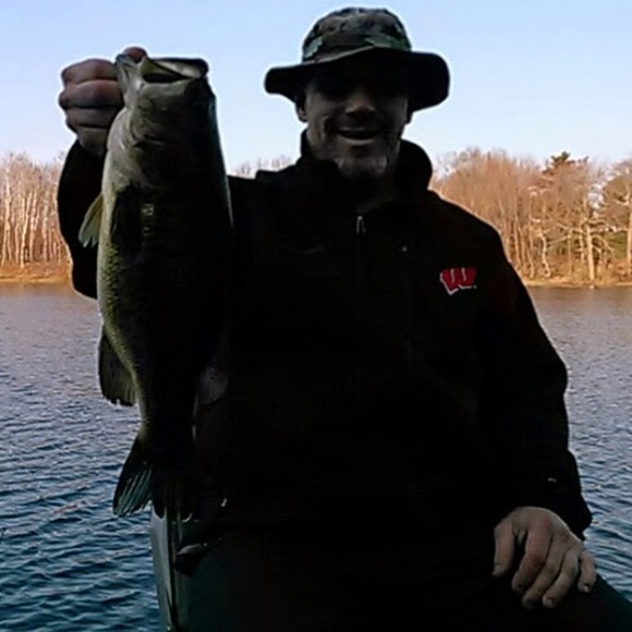 Profile Picture of Kevin Martinek (@kevma0011) on Poshmark