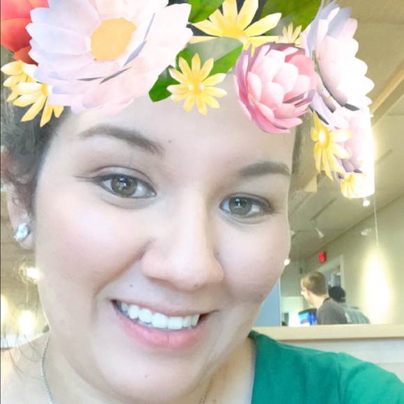 Profile Picture of Adrienne Serbin (@zin4life) on Poshmark
