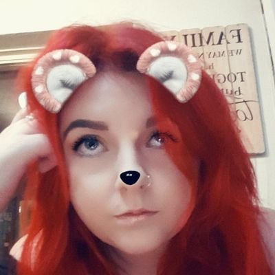 Profile Picture of Hayley Sands (@HayleySands1) on Twitter