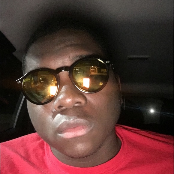 Profile Picture of Evander Kuditchar (@evansk17) on Poshmark