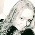 Profile Picture of Bonnie Pool (@bonniereashore) on Instagram