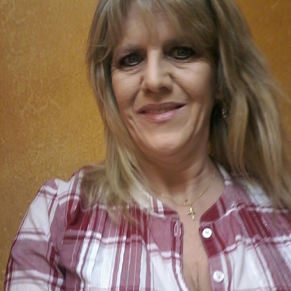 Profile Picture of Nancy Cook (@nancycooke) on Poshmark