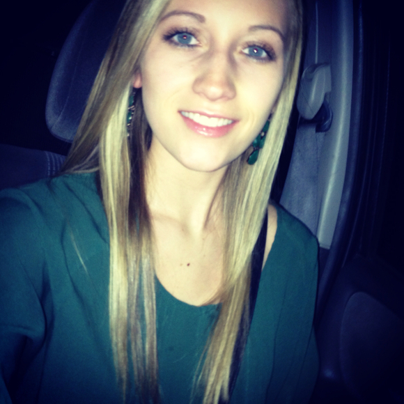 Profile Picture of Kelsey Mcknight (@kbm0099) on Poshmark