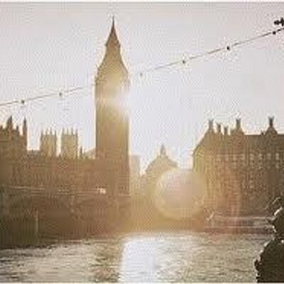 Profile Picture of Eun Lim (@EunnieBear) on Twitter