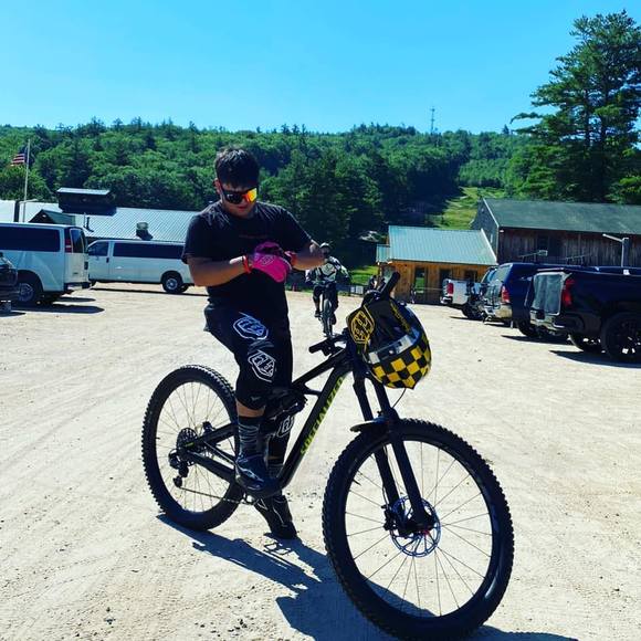 Profile Picture of Jimmy sebastian Nivelo (@jimmynivelo99) on Poshmark