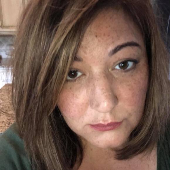 Profile Picture of Melissa Jacobs-heaberlin (@melheab) on Poshmark