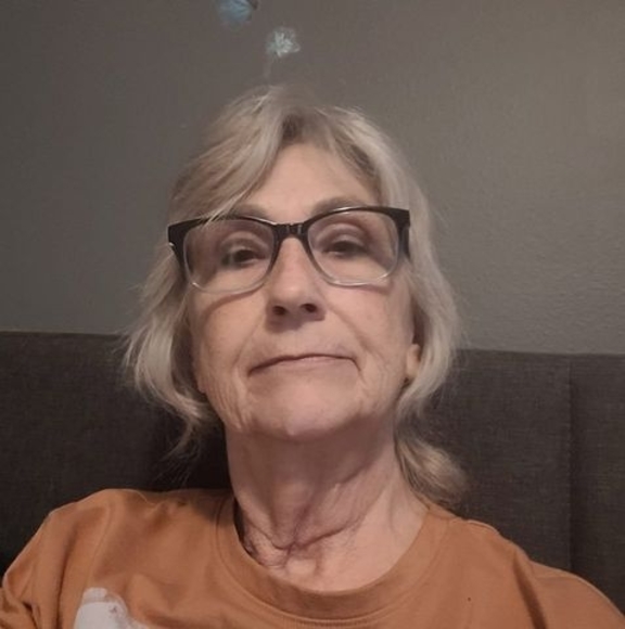 Profile Picture of Ima Millender (@harlibelleima) on Poshmark