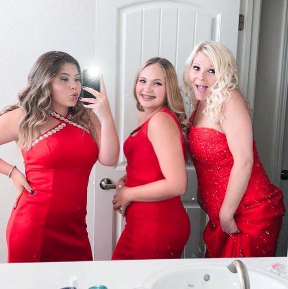 Sheri Chamblin - Poshmark Profile Picture of Sheri Chamblin (@petzoldtsheri) on Poshmark