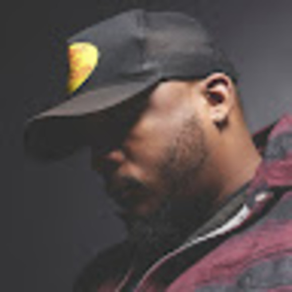 Profile Picture of Steven Seay (@seaysteven) on Poshmark