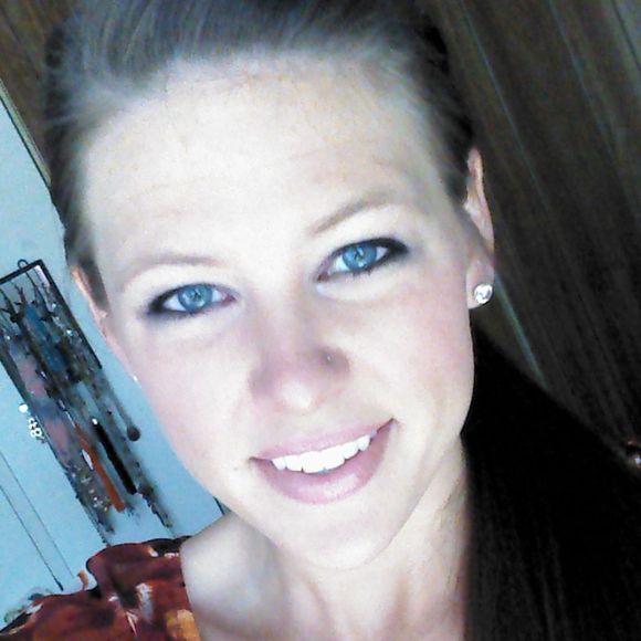 Profile Picture of Jenn Knoerdel (@jennenenk) on Poshmark