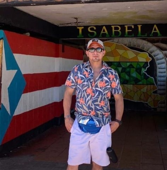 Profile Picture of Carlos Lucio (@carlos_lucio) on Poshmark