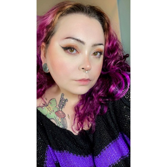 Profile Picture of Brianna Kneeland (@beekneeland) on Poshmark