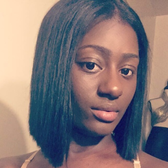 Profile Picture of Niija Keels (@niija21) on Poshmark