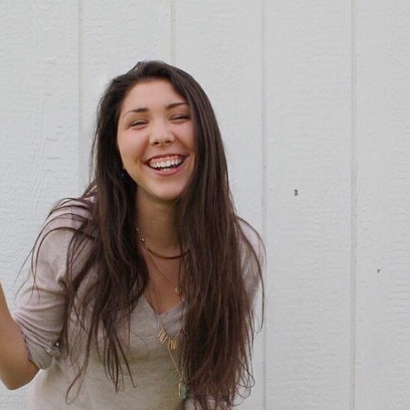 Profile Picture of Regan Knisley (@reganpaloma) on Poshmark