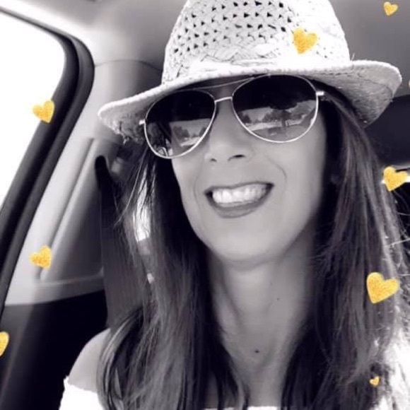 Marie Deshuk - Poshmark Profile Picture of Marie Deshuk (@micdeshuk13) on Poshmark