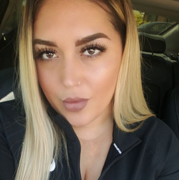 Profile Picture of Arielle Prado (@arielleprado) on Poshmark