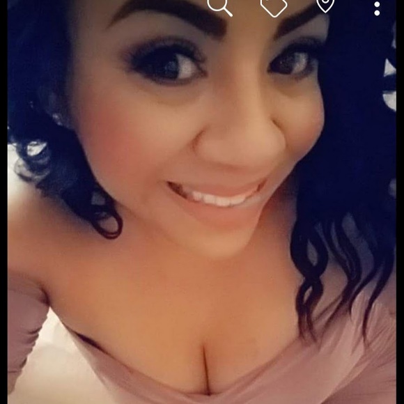 Profile Picture of Griselda Vallecillo (@tinkerbell2216) on Poshmark