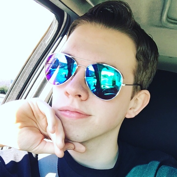 Profile Picture of James Vaughn (@tpwmiller) on Poshmark