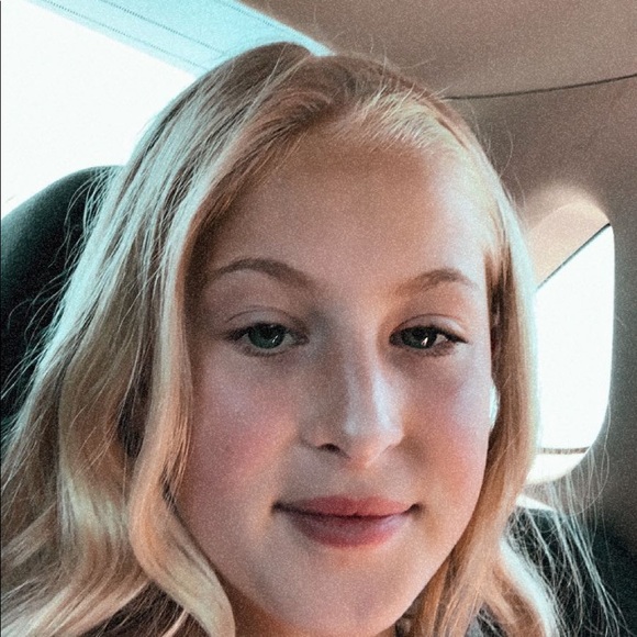 Megan Downer - Poshmark Profile Picture of Megan Downer (@dowmeg13) on Poshmark