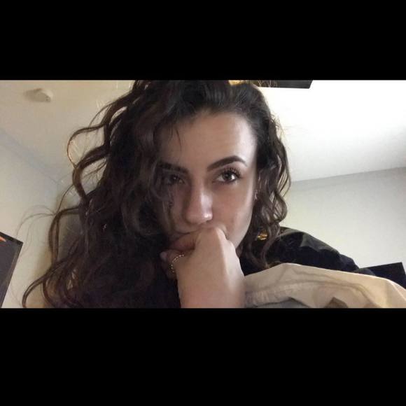 Profile Picture of Alex Bisagni (@alexbisagni18) on Poshmark