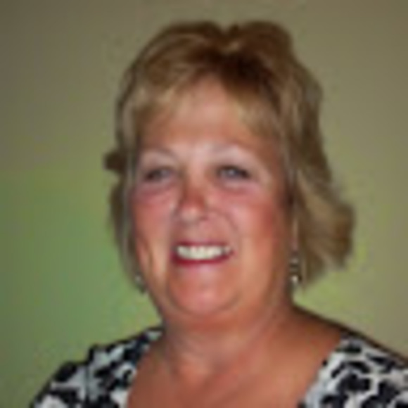 Profile Picture of Alice Parker (@aparker326) on Poshmark