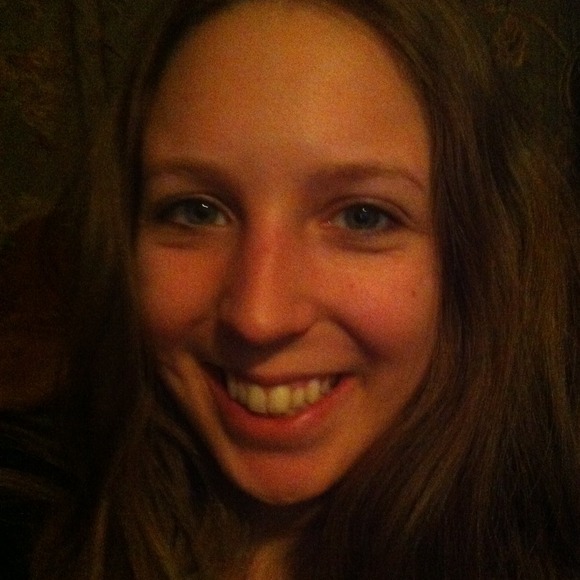 Profile Picture of Emily Seabolt (@eseabolt) on Poshmark