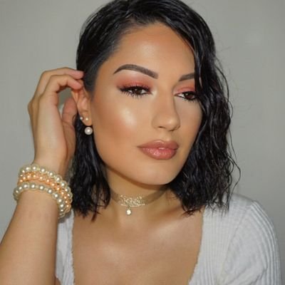 Profile Picture of Make Up Artist Büşra (@Mua_busra) on Twitter