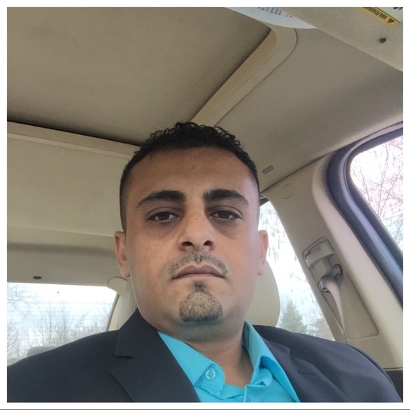 Profile Picture of Fahd Riyash (@fahd313) on Poshmark