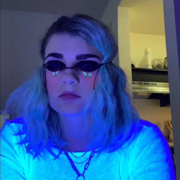 Profile Picture of Bianca Salinas (@biancasalina137) on Poshmark