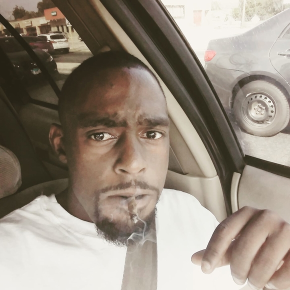 Profile Picture of Jerone Moore (@so_4_real2000) on Poshmark