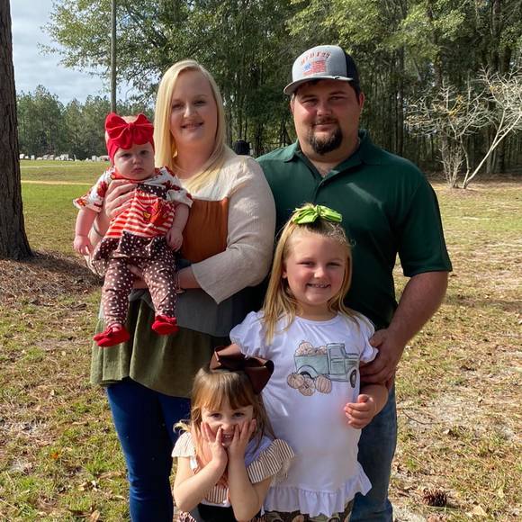 Profile Picture of Amanda Hyers (@amandahyers16) on Poshmark