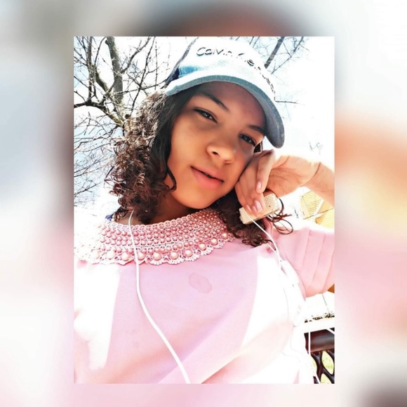 Profile Picture of Rose Silva (@rosianesilva15) on Poshmark